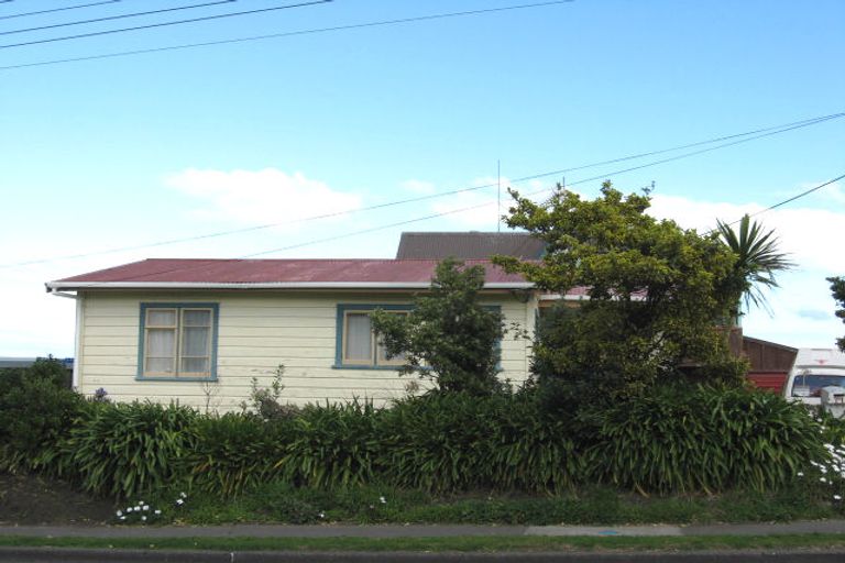 Photo of property in 79 Karaka Street, Castlecliff, Whanganui, 4501