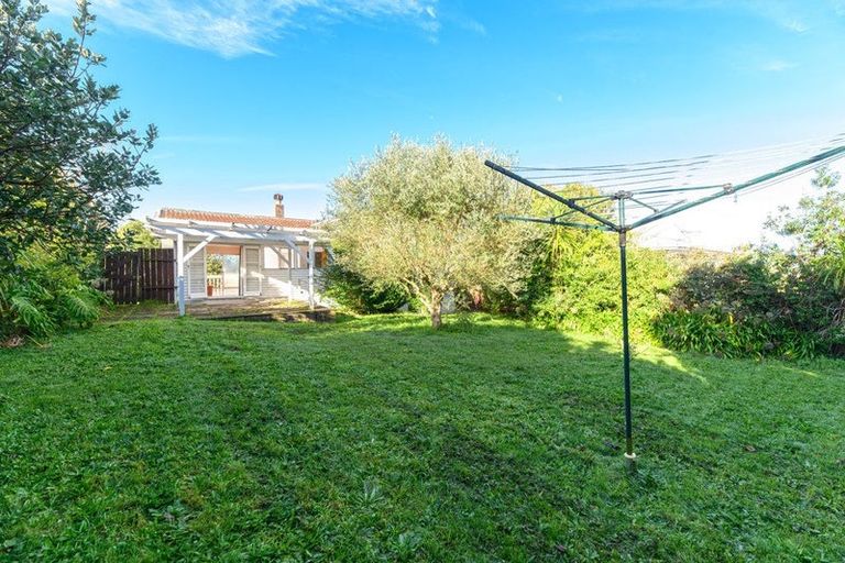 Photo of property in 15 Zita Maria Drive, Massey, Auckland, 0614