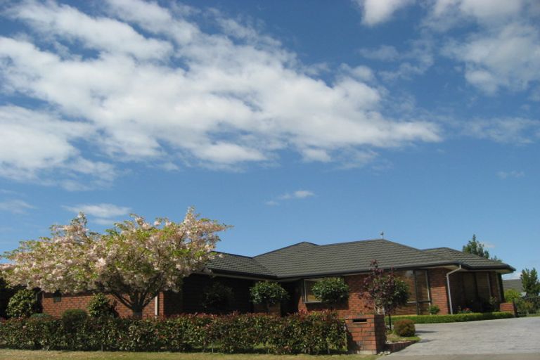 Photo of property in 17 Hewitts Road, Woodend, 7610