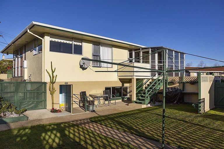 Photo of property in 15 Arthur Street, Holmes Hill, Oamaru, 9401
