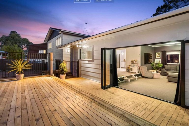 Photo of property in 93 Oreil Avenue, West Harbour, Auckland, 0618