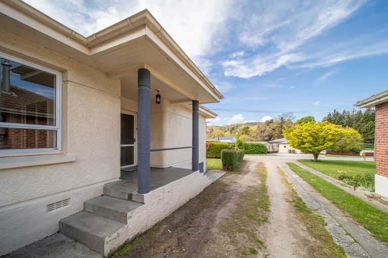 Photo of property in 17 Smith Street, Roxburgh, 9500
