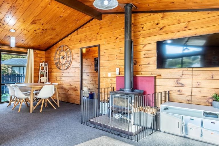 Photo of property in 30 Hookway Grove, Paraparaumu, 5032