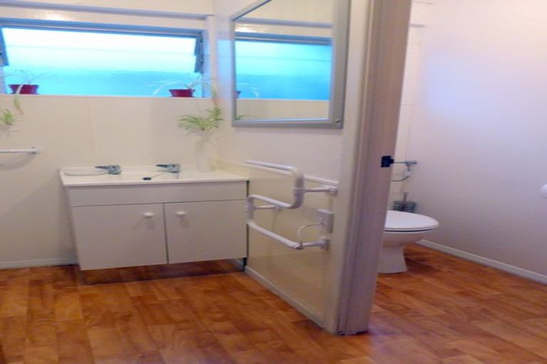 Photo of property in 12a Westwell Road, Belmont, Auckland, 0622