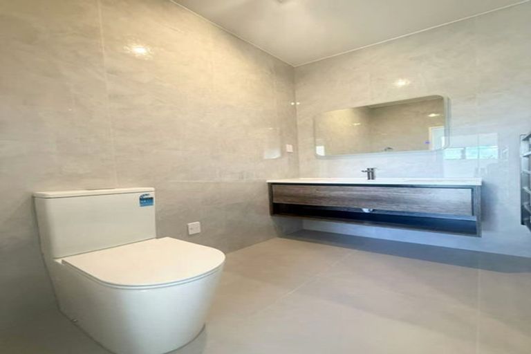 Photo of property in 15 Piringa Road, Pukekohe, 2120