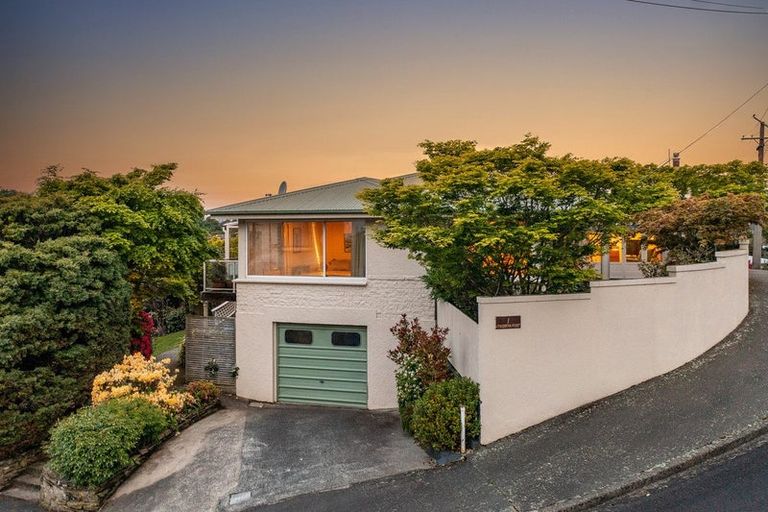 Photo of property in 1 Colquhoun Street, Glenross, Dunedin, 9011
