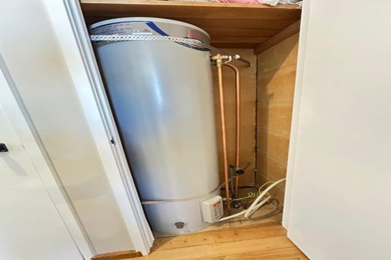 Photo of property in 1/11 Hill Crescent, New Lynn, Auckland, 0600