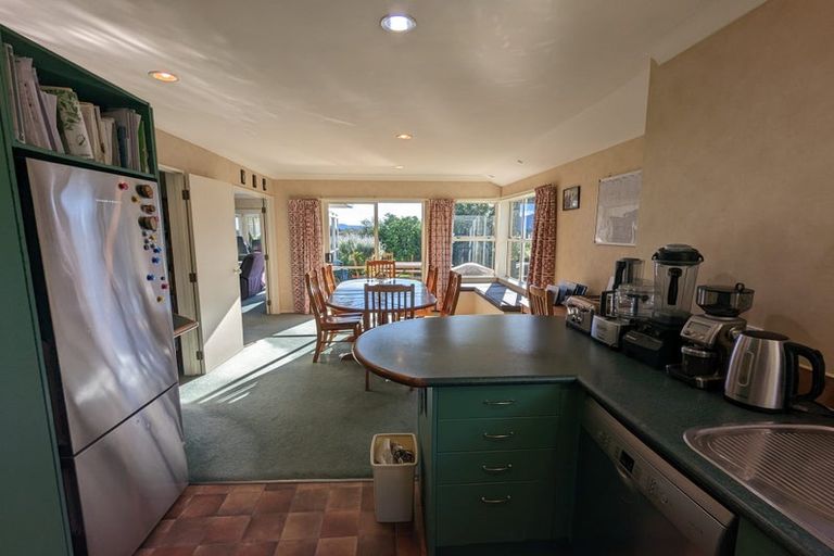 Photo of property in 10 Crown Hill, Paraparaumu, 5032