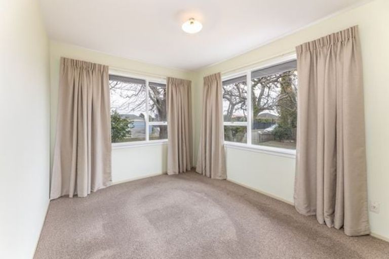 Photo of property in 32 Woodgrove Avenue, North New Brighton, Christchurch, 8083