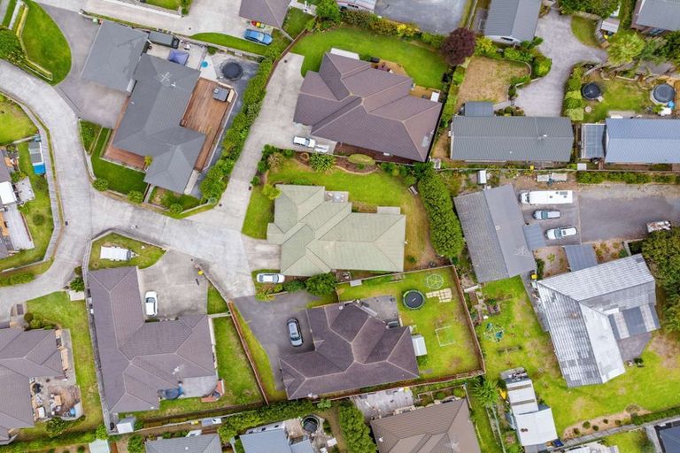 Photo of property in 15 Breaker Grove, Waiuku, 2123