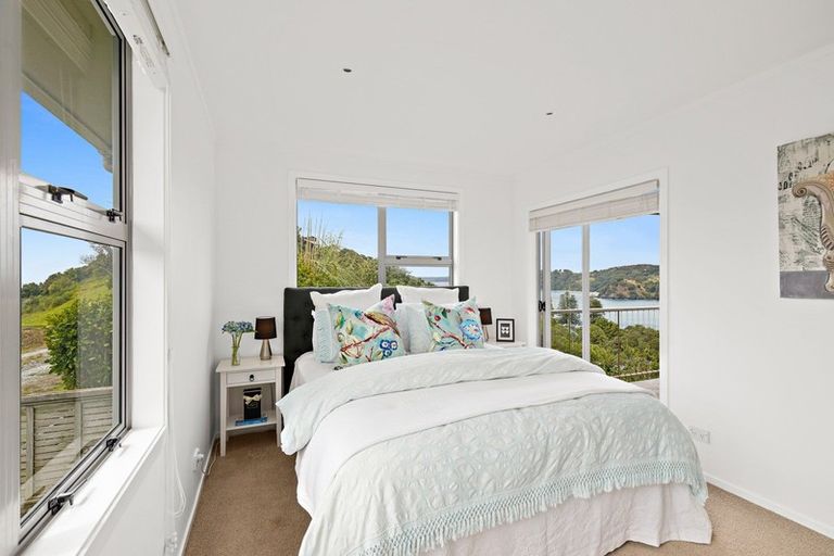 Photo of property in 29 Kendale Drive, Leigh, 0985