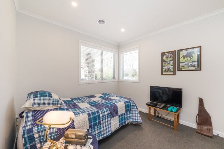 Photo of property in 33 Elmira Avenue, Hokowhitu, Palmerston North, 4410