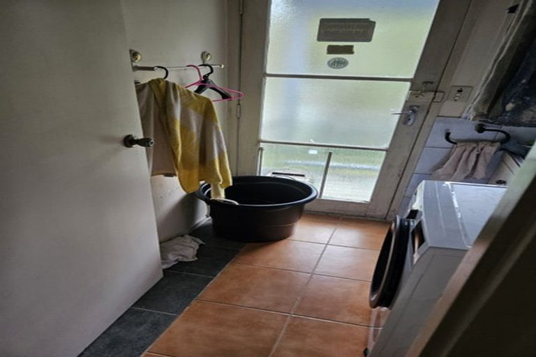 Photo of property in 19 Hiwihau Place, Glenfield, Auckland, 0629