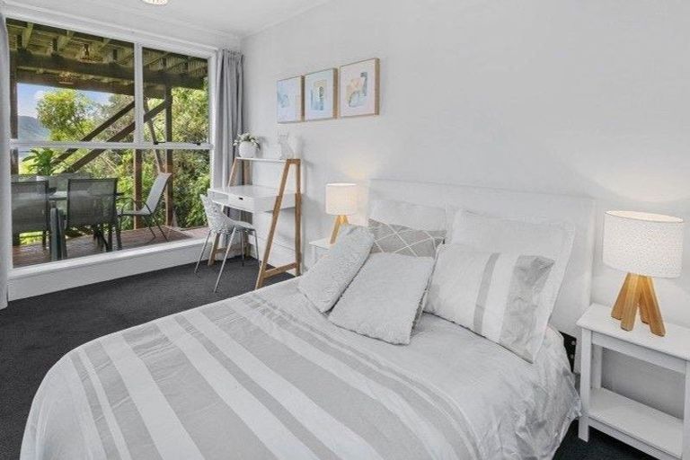 Photo of property in 71a Tirohanga Road, Tirohanga, Lower Hutt, 5010