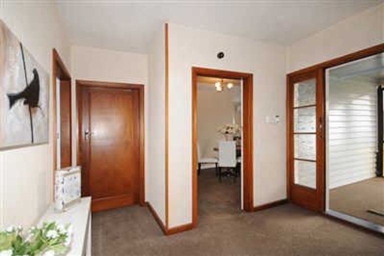 Photo of property in 244 Grahams Road, Bryndwr, Christchurch, 8053