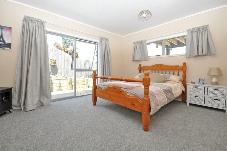 Photo of property in 37 Shakespear Road, Army Bay, Whangaparaoa, 0930
