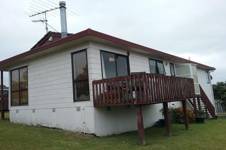 Photo of property in 1 Ebony Place, Massey, Auckland, 0614