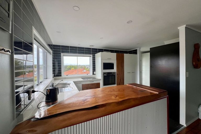 Photo of property in 2/28 Onepoto Road, Hauraki, Auckland, 0622