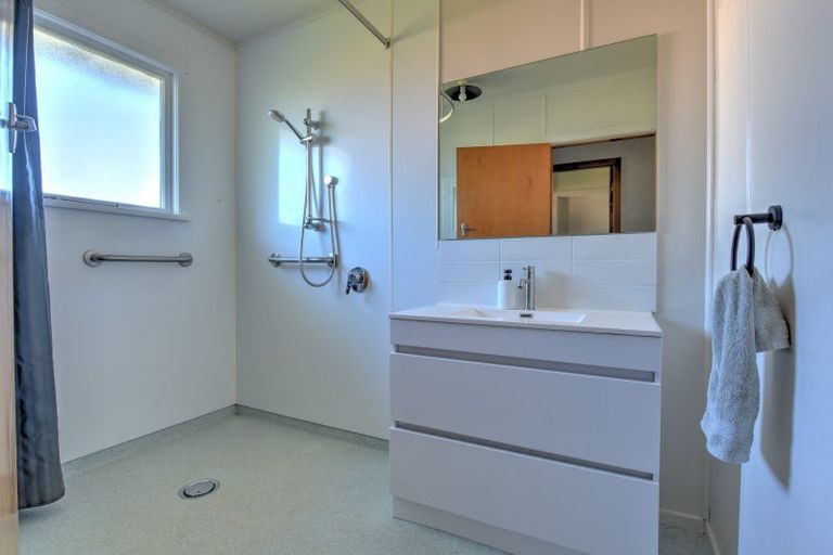 Photo of property in 20 Huron Street, East Gore, Gore, 9710