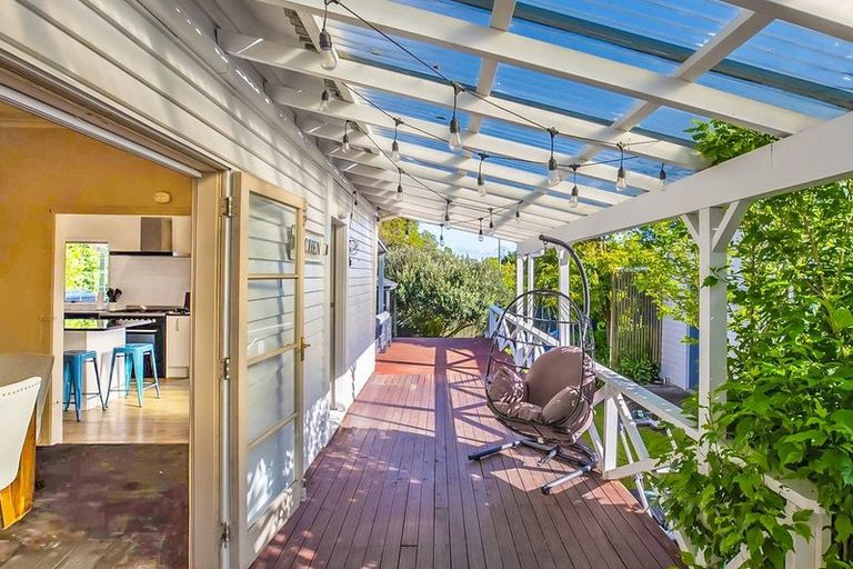 Photo of property in 98 Hill Road, The Gardens, Auckland, 2105