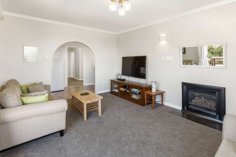 Photo of property in 2 Taupata Street, Castlecliff, Whanganui, 4501