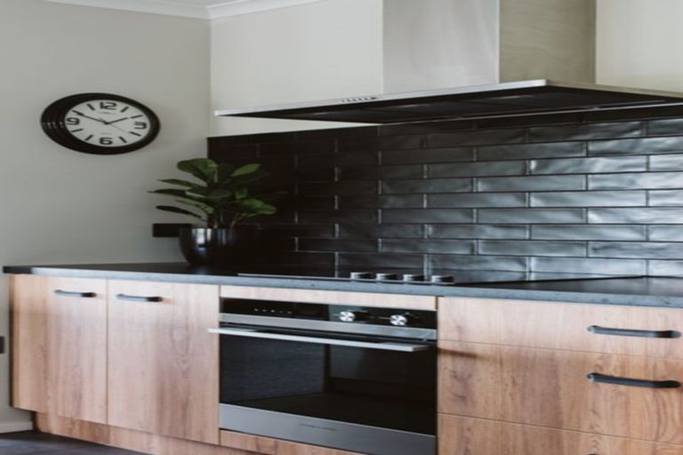 Photo of property in 2 Yulestar Place, Hawera, 4610