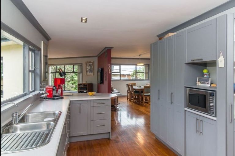 Photo of property in 44 Gavin Road, Raumati Beach, Paraparaumu, 5032