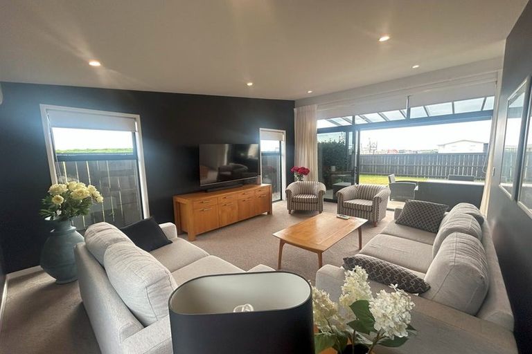 Photo of property in 2 Franks Way, Papamoa Beach, Papamoa, 3118