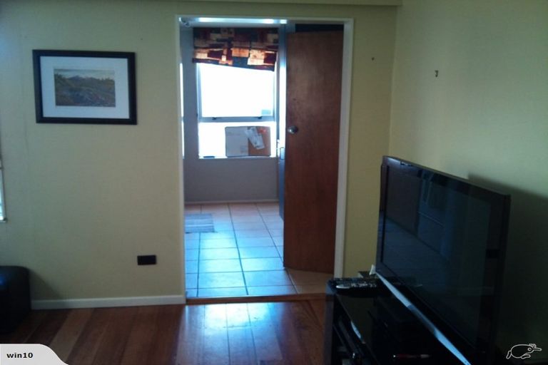 Photo of property in 92 Russell Terrace, Berhampore, Wellington, 6023