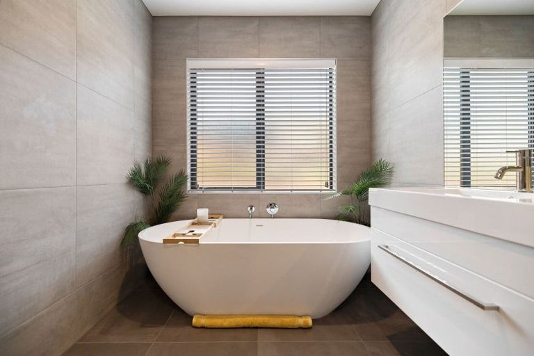 Photo of property in 3 Brodie Avenue, Arrowtown, 9302