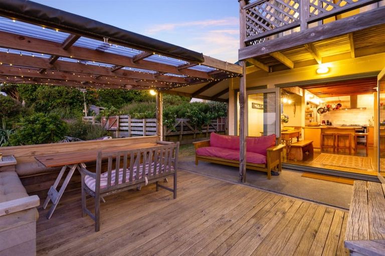 Photo of property in 81 Wellington Road, Paekakariki, 5034