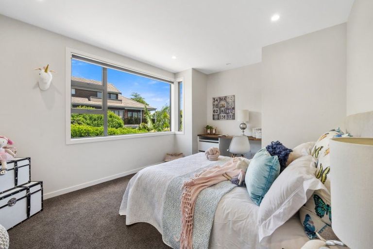 Photo of property in 7 Trident Place, Shelly Park, Auckland, 2014