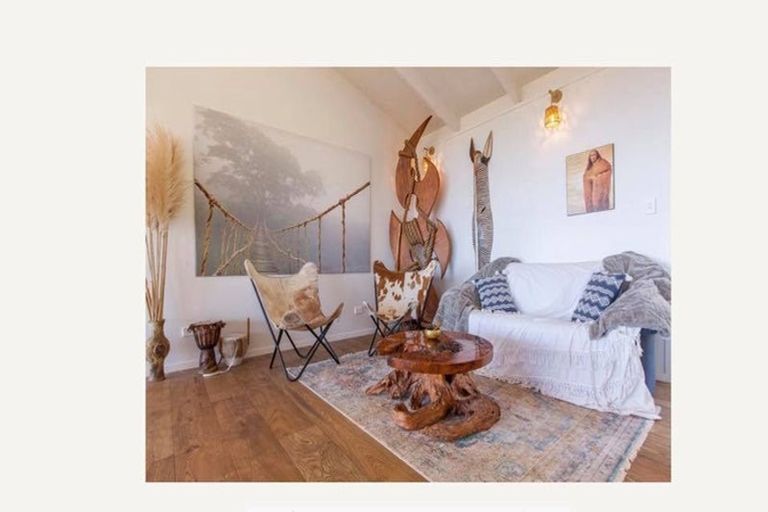 Photo of property in 21 Spicer Road, Cable Bay, 0420