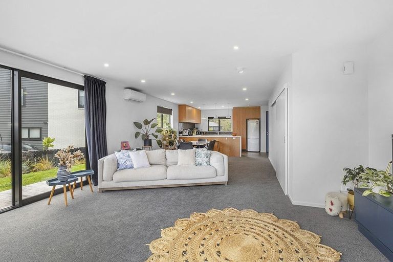 Photo of property in 16 Bee Lane, Whitby, Porirua, 5024