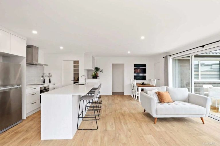 Photo of property in 73 Te Paea Avenue, Paerata, 2124