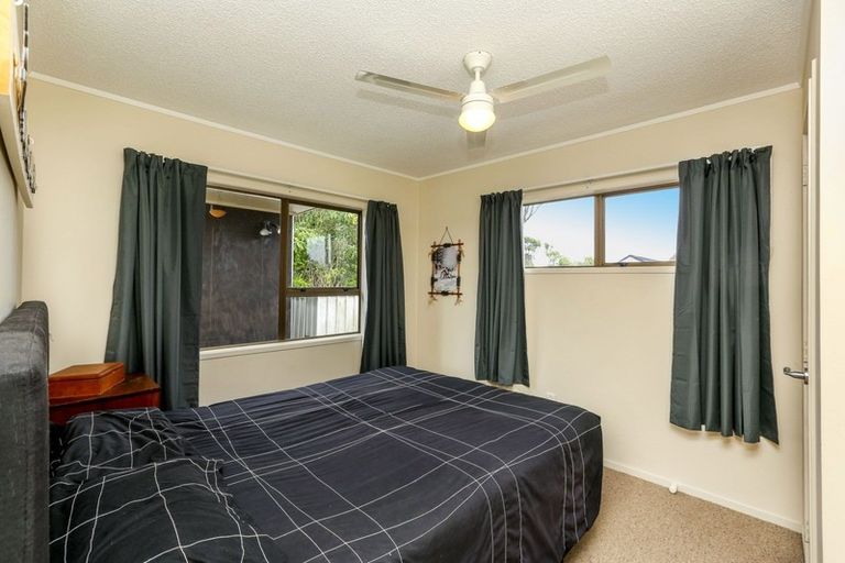 Photo of property in 100 Heta Road, Highlands Park, New Plymouth, 4312