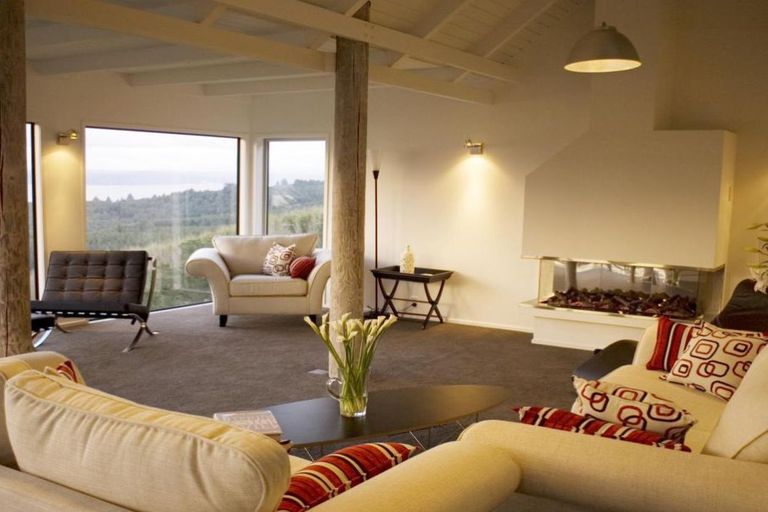 Photo of property in 1/133 Mapara Road, Acacia Bay, Taupo, 3385