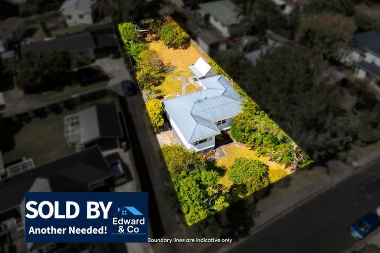 Photo of property in 7 Bayside Avenue, Te Atatu Peninsula, Auckland, 0610