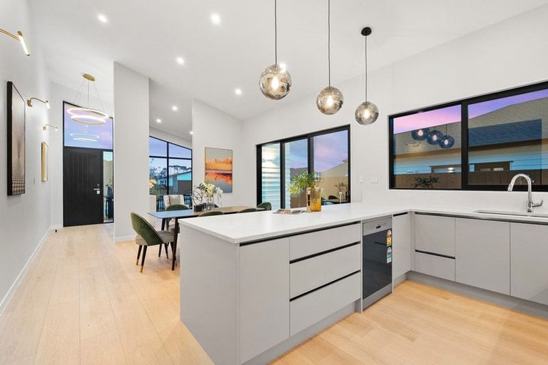 Photo of property in 24 Tipu Crescent, Wainui, 0992