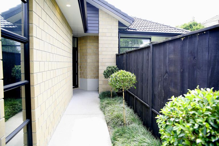 Photo of property in 33 Sunningdale Street, Wattle Downs, Auckland, 2103