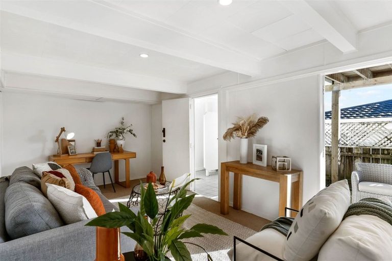 Photo of property in 1/121 Mokoia Road, Birkenhead, Auckland, 0626