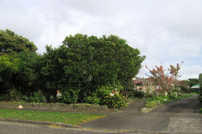 Photo of property in 13 Millvale Street, Waikanae, 5036