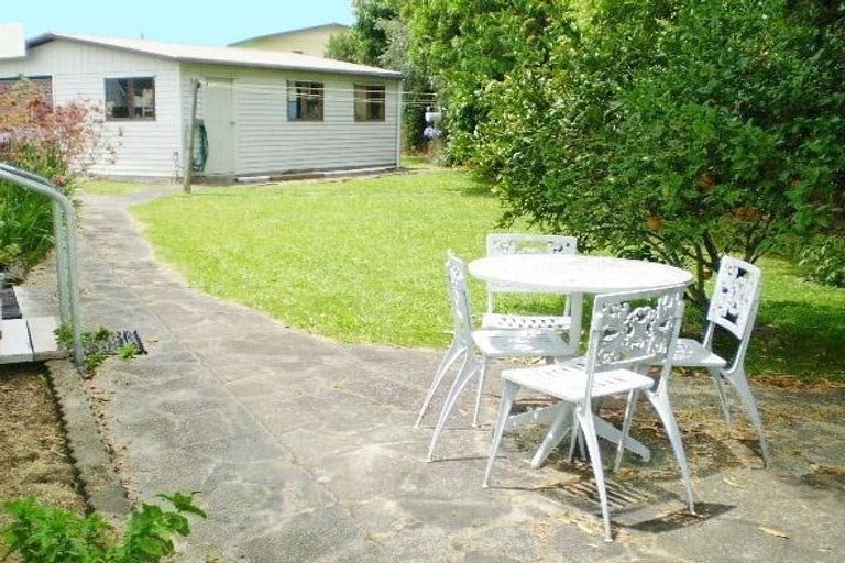 Photo of property in 118 Waverley Place, Whangamata, 3620