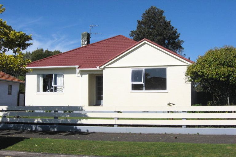 Photo of property in 23 Somerset Street, Brooklands, New Plymouth, 4310