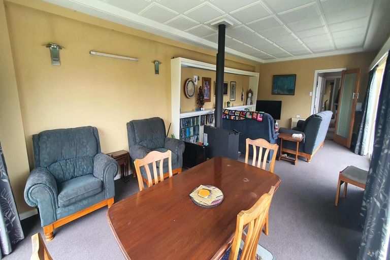 Photo of property in 53 Rhodes Street, Waimate, 7924