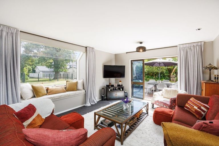 Photo of property in 8 Caccia Birch Lane, Hokowhitu, Palmerston North, 4410