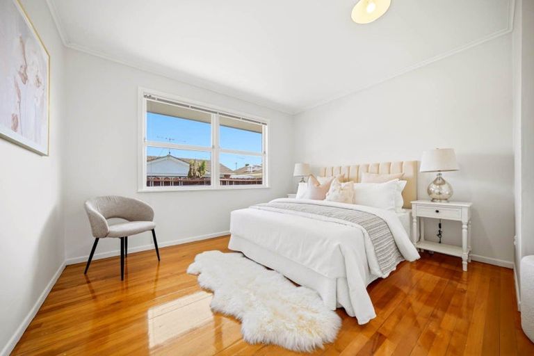 Photo of property in 18 Alma Road, Milford, Auckland, 0620