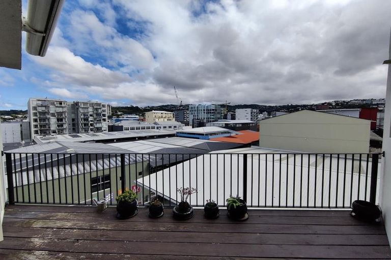 Photo of property in De Vere Apartments, 7/23 Tennyson Street, Te Aro, Wellington, 6011