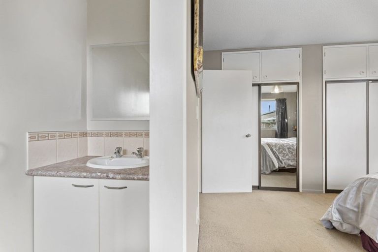 Photo of property in 23 Freebairn Street, Redwood, Christchurch, 8051