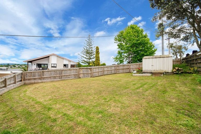Photo of property in 4/89a Royal Road, Massey, Auckland, 0614